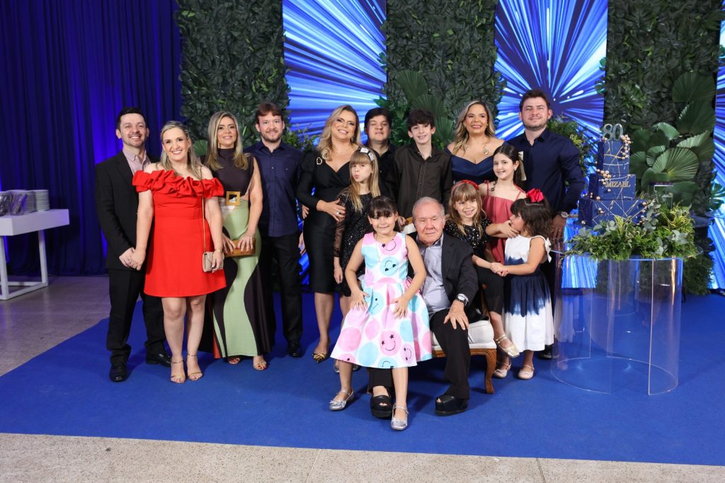 Mizael Aquino celebra 80 anos com noite inesquecível no Iate Clube de Teresina