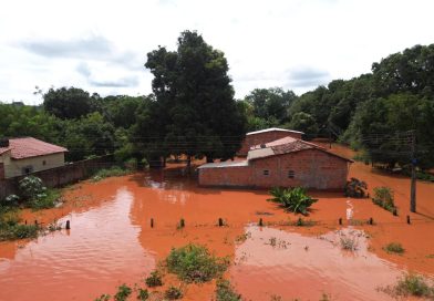 Chuvas intensas levam governo federal a decretar emergência em Corrente
