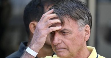 Bolsonaro é internado na UTI em Brasília após passar mal em unidade da Polícia Militar