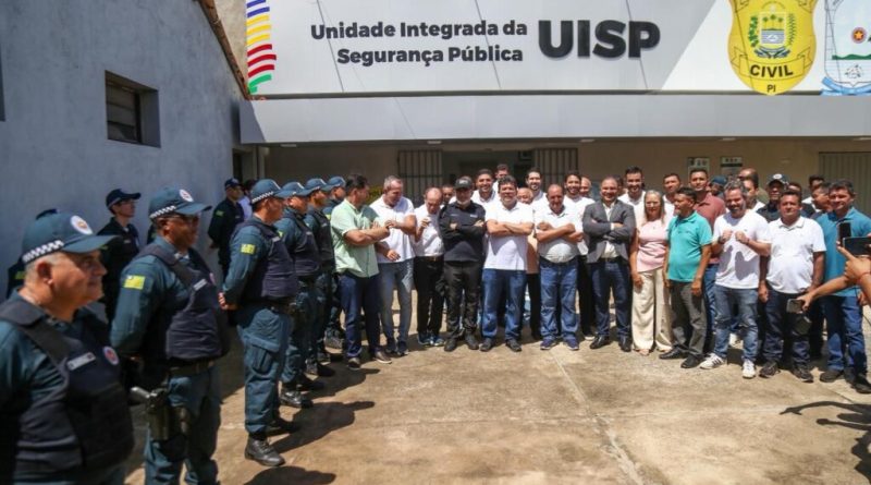 Em Batalha, Rafael Fonteles entrega reforma de unidade integrada de segurança para reforçar atuação policial