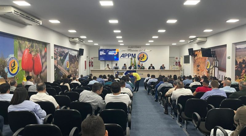 Prefeitos do Piauí aprovam teto de R$ 350 mil para contratação de shows