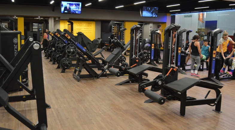 Homem morre após mal súbito durante treino em academia