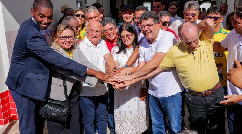 Rafael Fonteles entrega kit com mobília para nova creche em Domingos Mourão; município é uma referência em educação e no acesso ao Saúde Digital