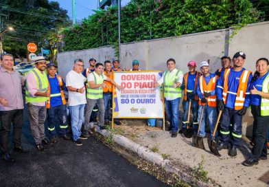 Rafael Fonteles vistoria novo asfalto na zona leste de Teresina; Governo investe R$ 6 milhões em cinco ruas da região