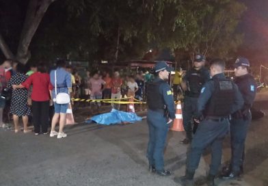 Motociclista morre após colidir contra carro parado e atingir outro veículo na zona Leste de Teresina