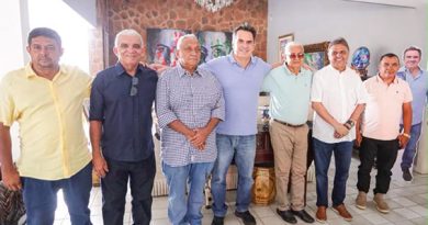 Lideranças de Barras participam de reunião em busca de benefícios para o município