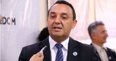 Justiça Federal absolve ex-secretário Nouga Cardoso e empresário em ação sobre compra de livros pela Semec