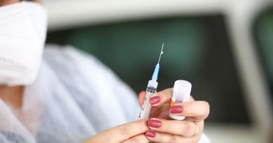 Anvisa atualiza regras para vacinas contra a Covid-19 e aprova novas variantes na composição
