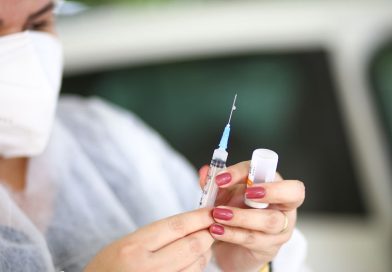 Anvisa atualiza regras para vacinas contra a Covid-19 e aprova novas variantes na composição