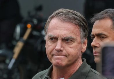 Carta de Bolsonaro em apoio a Flávio leva Lindbergh a pedir revogação da prisão domiciliar
