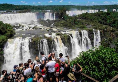 Turista holandês morre após embarcação de passeio tombar nas Cataratas do Iguaçu