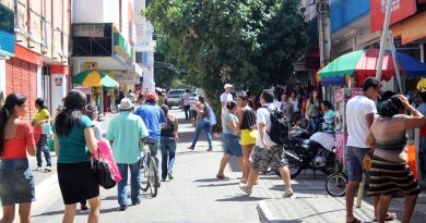 Governo oficializa novas regras para trabalho em feriados no comércio; negociação coletiva passa a ser obrigatória