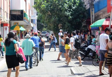 Governo oficializa novas regras para trabalho em feriados no comércio; negociação coletiva passa a ser obrigatória