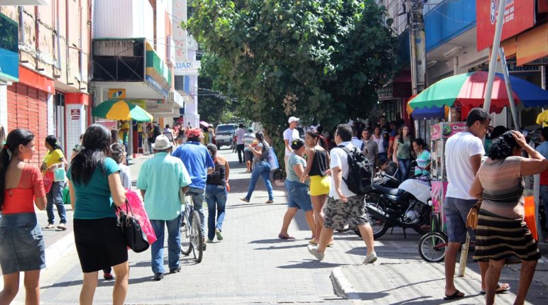 Governo oficializa novas regras para trabalho em feriados no comércio; negociação coletiva passa a ser obrigatória
