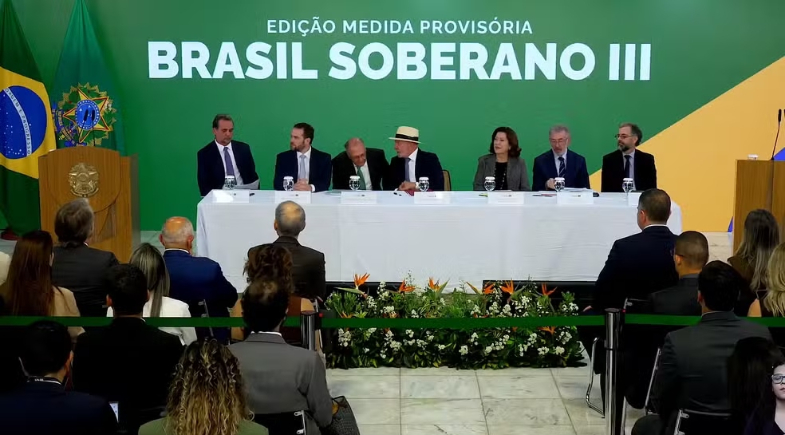 Lula anuncia R$ 18,5 bilhões em crédito para empresas afetadas por tarifas dos EUA e guerra no Oriente Médio
