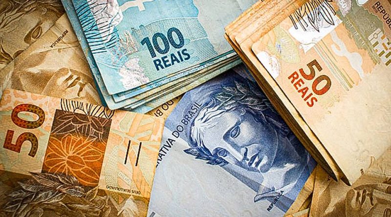 Juízes lideram ranking dos maiores salários do Brasil; médicos especialistas e diretores também estão no topo