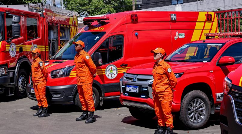 Governo do Piauí forma novos bombeiros e entrega viaturas para reforçar combate a incêndios