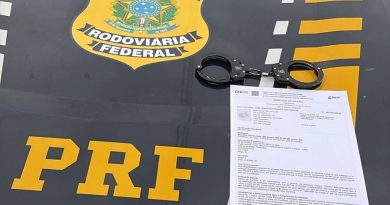 Foragido por homicídio qualificado é preso pela PRF durante fiscalização em ônibus na BR-316, em Picos