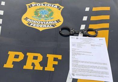 Foragido por homicídio qualificado é preso pela PRF durante fiscalização em ônibus na BR-316, em Picos