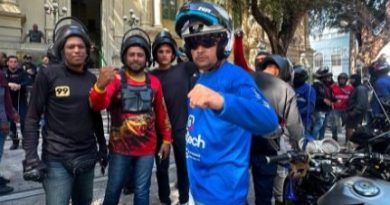 Motoristas e entregadores por aplicativo paralisam atividades e cobram plataformas e Prefeitura de Teresina