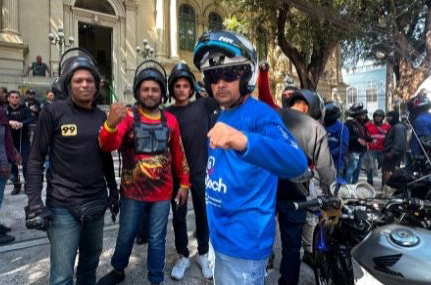 Motoristas e entregadores por aplicativo paralisam atividades e cobram plataformas e Prefeitura de Teresina