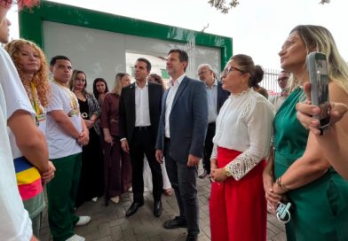 Ministro da Educação visita escola em Teresina e destaca Piauí como referência nacional no ensino em tempo integral