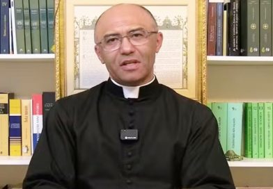 Padre piauiense diz que não reconhece excomunhão e afirma que continuará celebrando missas no DF
