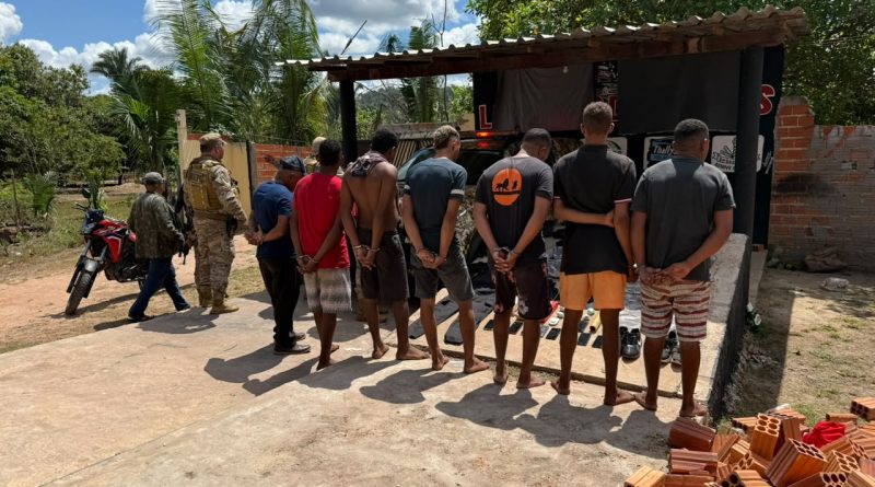 Operação prende oito suspeitos de participação em execução de homem dentro de casa em José de Freitas