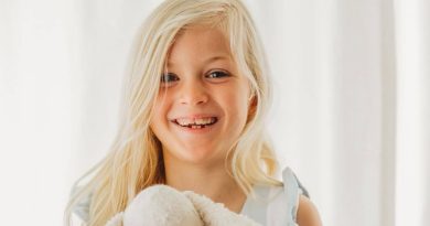 Menina de 8 anos morre após infecção rara causada por “ameba comedora de cérebro”