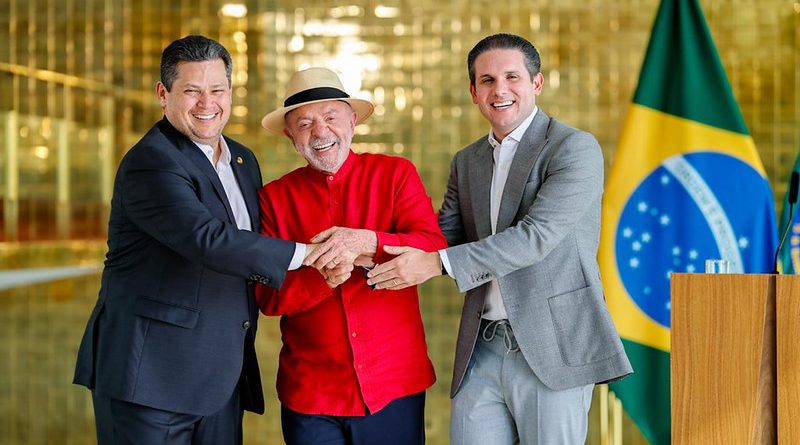 Lula fecha acordo para votar 6×1, taxa das blusinhas e terras raras