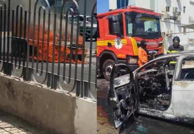 Fiat Palio é destruído por incêndio no Centro; é o segundo caso registrado nesta terça em Teresina