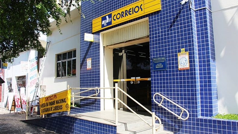 PF desarticula esquema milionário de fraudes nos Correios e prende funcionários da estatal