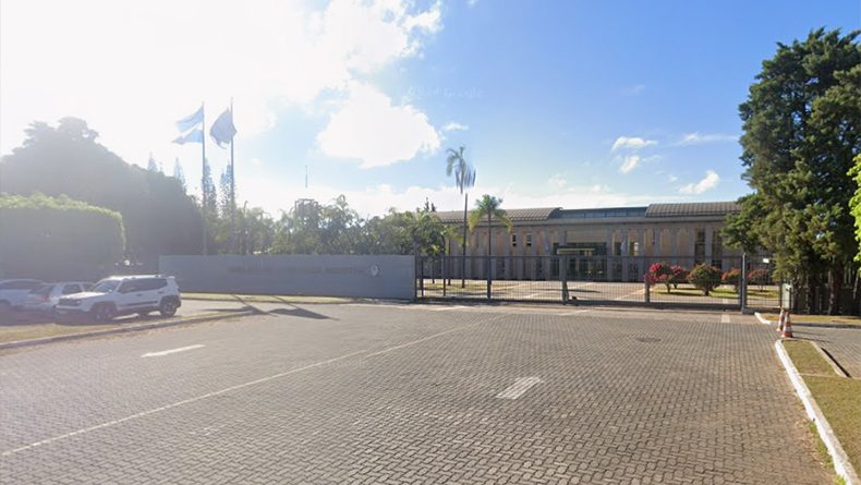Crise diplomática: Brasil afasta embaixador argentino após declarações de Milei