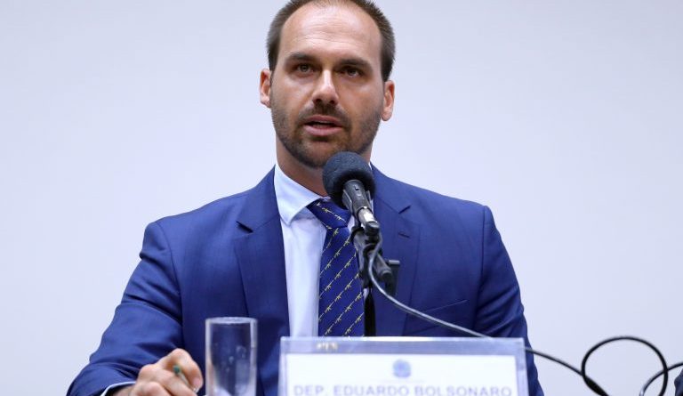 Caixa coloca à venda apartamento de Eduardo Bolsonaro por R$ 644 mil em leilão