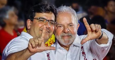Lula cita Rafael Fonteles como possível sucessor e elogia governador durante convenção nacional do PT