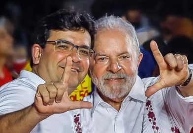 Lula cita Rafael Fonteles como possível sucessor e elogia governador durante convenção nacional do PT