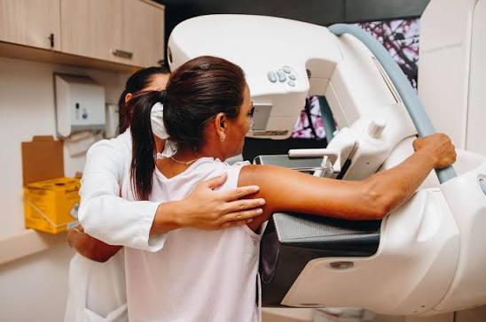 Cirurgias plásticas mamárias pelo SUS crescem 54% em dez anos