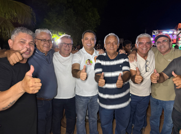 Três casas são inauguradas e entregues mobiliadas para famílias de Barras