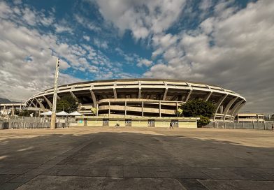 Flamengo e Fluminense são alvo de multa e investigação na gestão do Maracanã