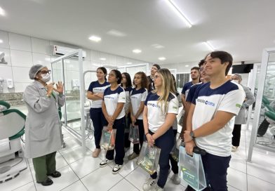Visita guiada: UNI-CET recebe alunos da Escola Equação Certa em tarde de imersão acadêmica e profissional
