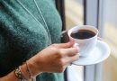 Café no B-R-O Bró: cardiologista explica quando a combinação de calor e cafeína exige atenção