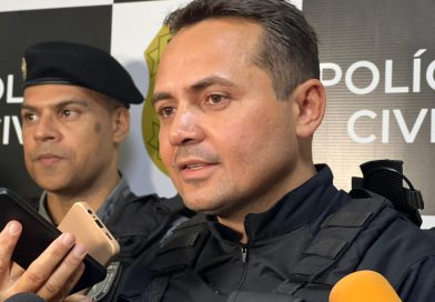 Segurança de candidato é atingido por disparo acidental durante evento em Barras