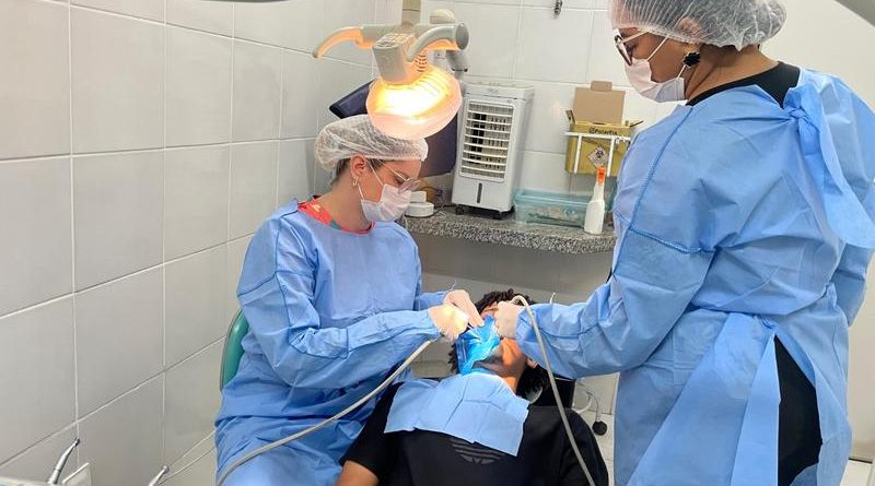 FMS orienta população sobre atendimento odontológico na rede pública de Teresina