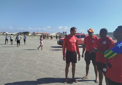 Banhista desaparece após se afogar na Praia de Atalaia, no litoral do Piauí