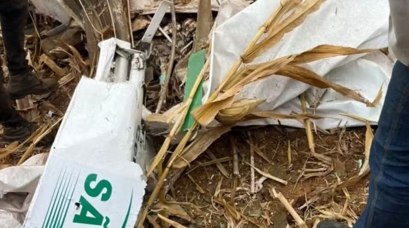Aeronave monomotor cai em canavial e deixa uma pessoa morta