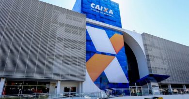 Bancários da Caixa entram em greve e parte dos funcionários do BB também paralisa