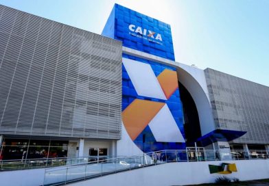 Bancários da Caixa entram em greve e parte dos funcionários do BB também paralisa