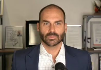 Eduardo Bolsonaro é demitido da Polícia Federal por abandono de cargo