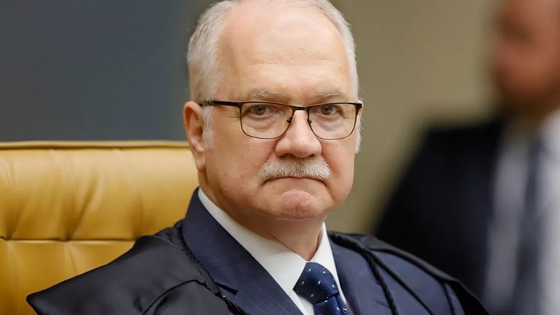Fachin aguarda explicações de Moraes e Mendonça antes de decidir sobre crise no STF