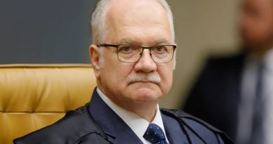 Fachin suspende decisões sobre afastamento de diretores da Polícia Federal